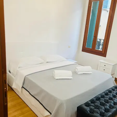 Ca Rialto Apartments-3